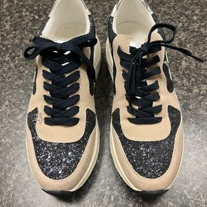 VICI doll tennis shoe, size 7.5. Worn once